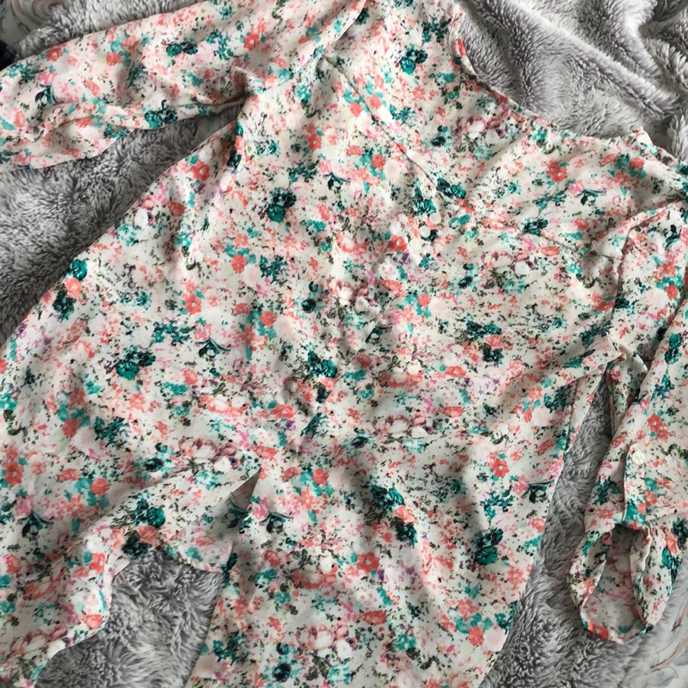 Cute multi colored blouse - Picture 2 of 2